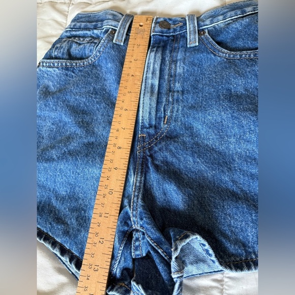 Levi’s high waisted mom shorts size 24 medium wash - Picture 8 of 12